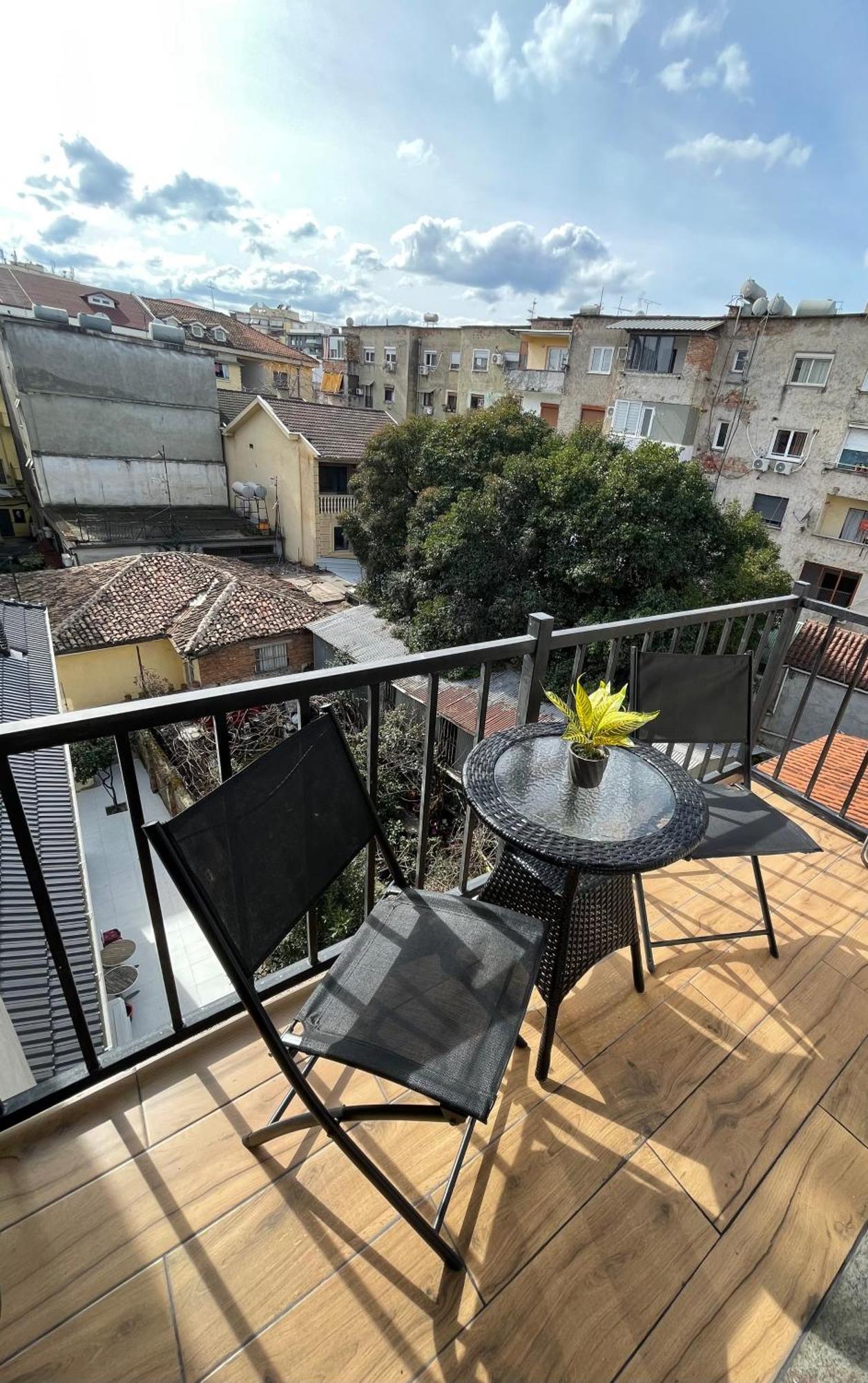Pog Apartments Tirana Bagian luar foto